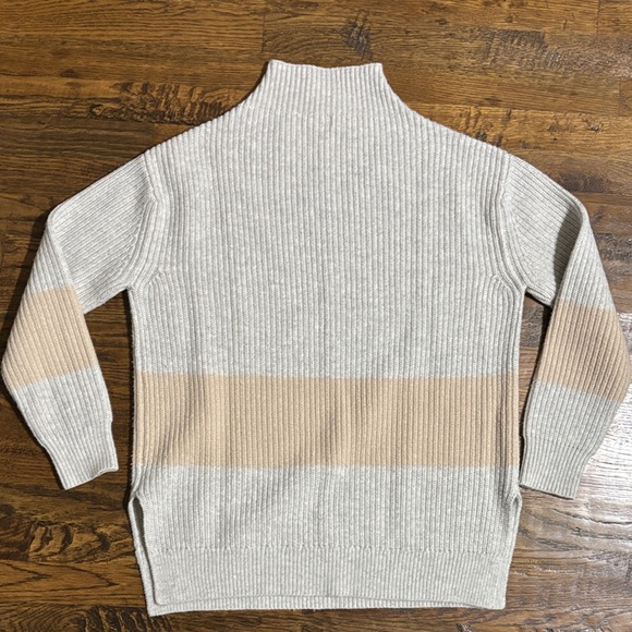 Tuckernuck Beige and Cream Ribbed Turtleneck Sweater Soze Medium - Picture 3 of 8
